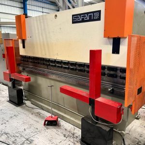 A Safan 80 ton pressbreak.